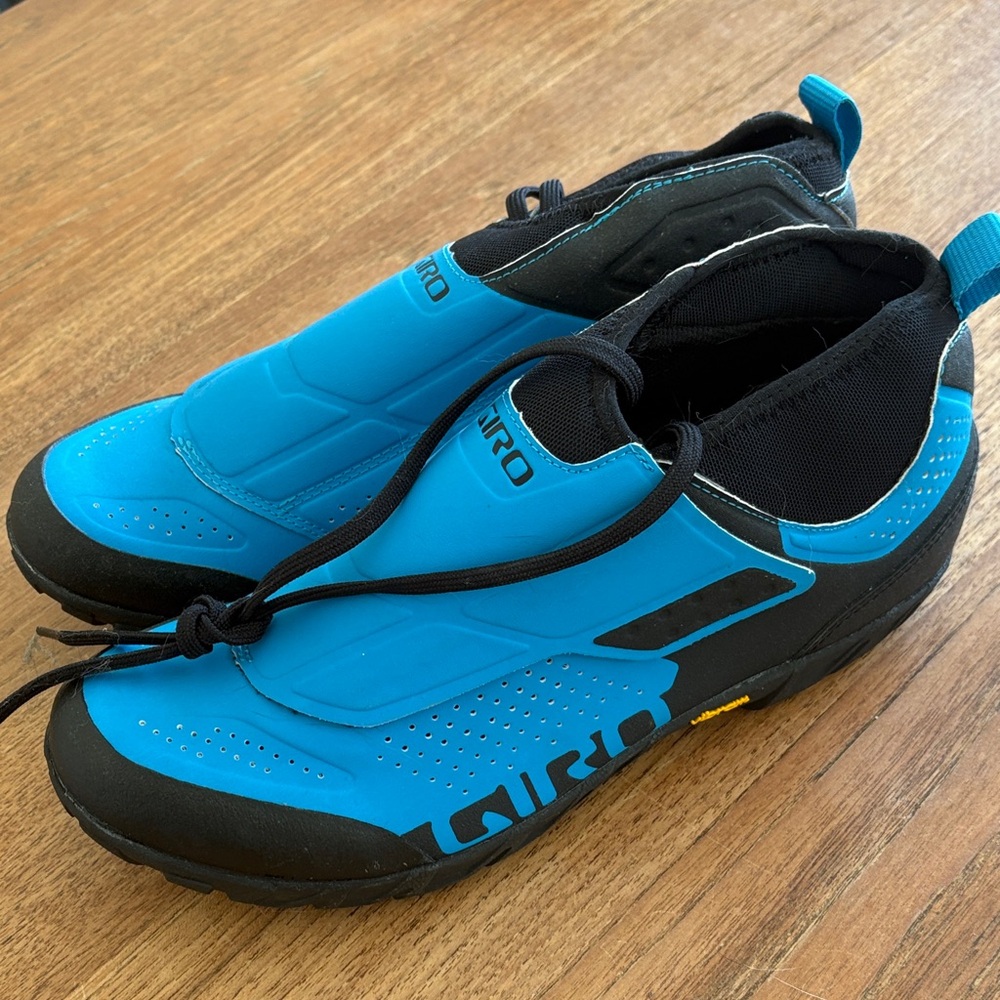 Giro Vibrant Blue and Black Terraduro MID Cycling Shoes